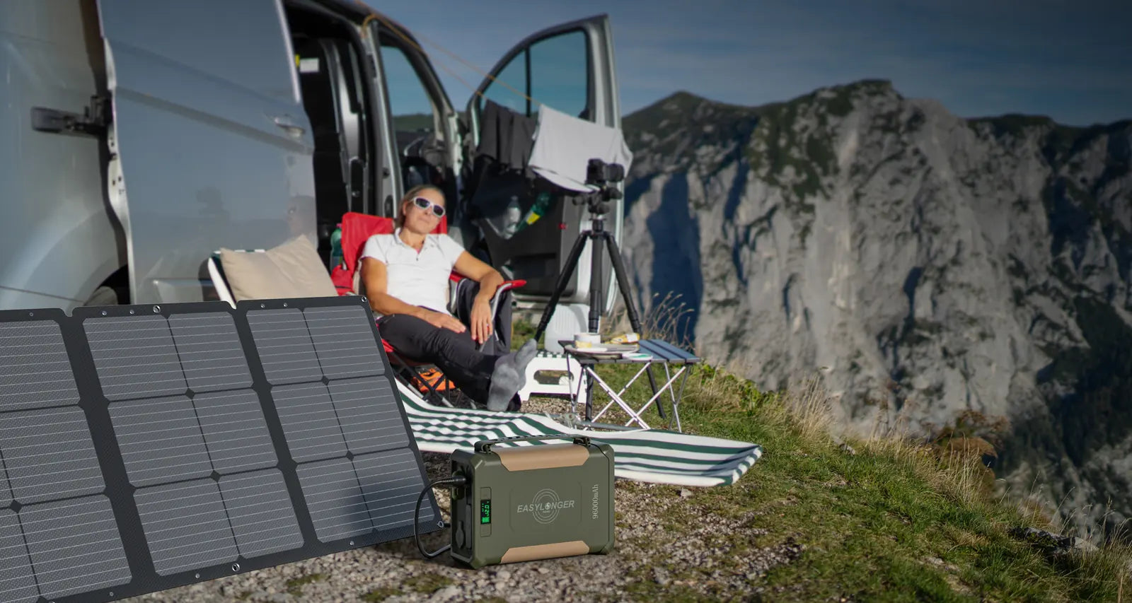 An ES960 beside a parked camper van
